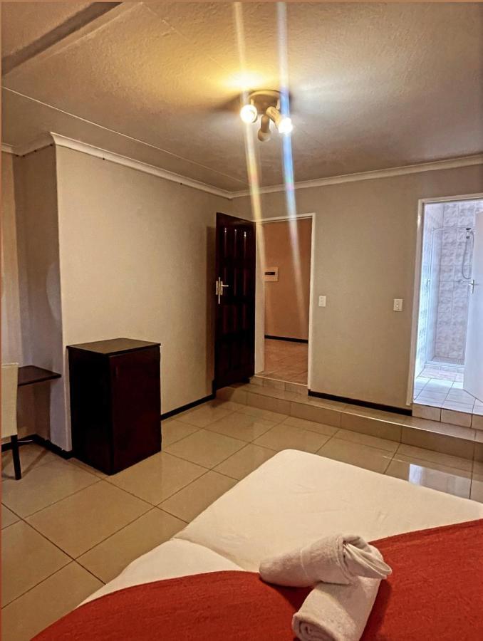 Ethithiya Boutique Guesthouse Windhoek Ngoại thất bức ảnh