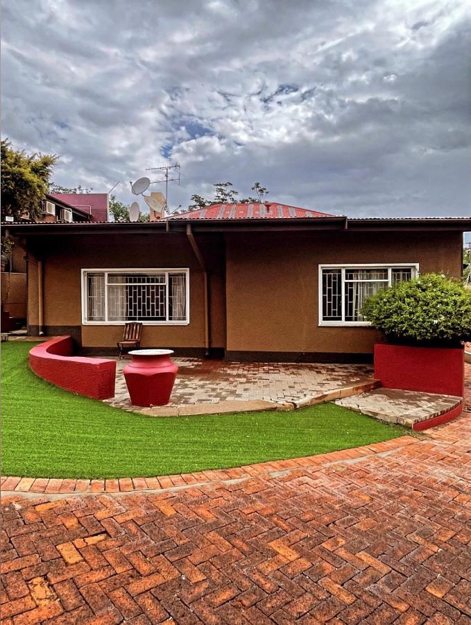 Ethithiya Boutique Guesthouse Windhoek Ngoại thất bức ảnh